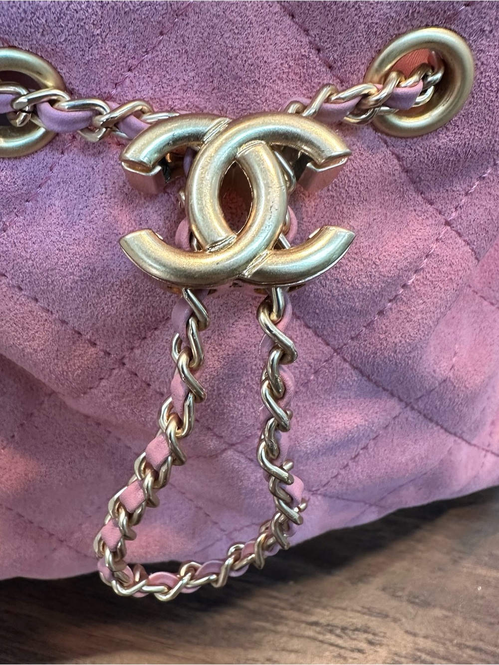 RARE CC 25 Baby Pink Small Suede Quilted Drawstring Chain Shoulder Bag - Picture 7 of 16